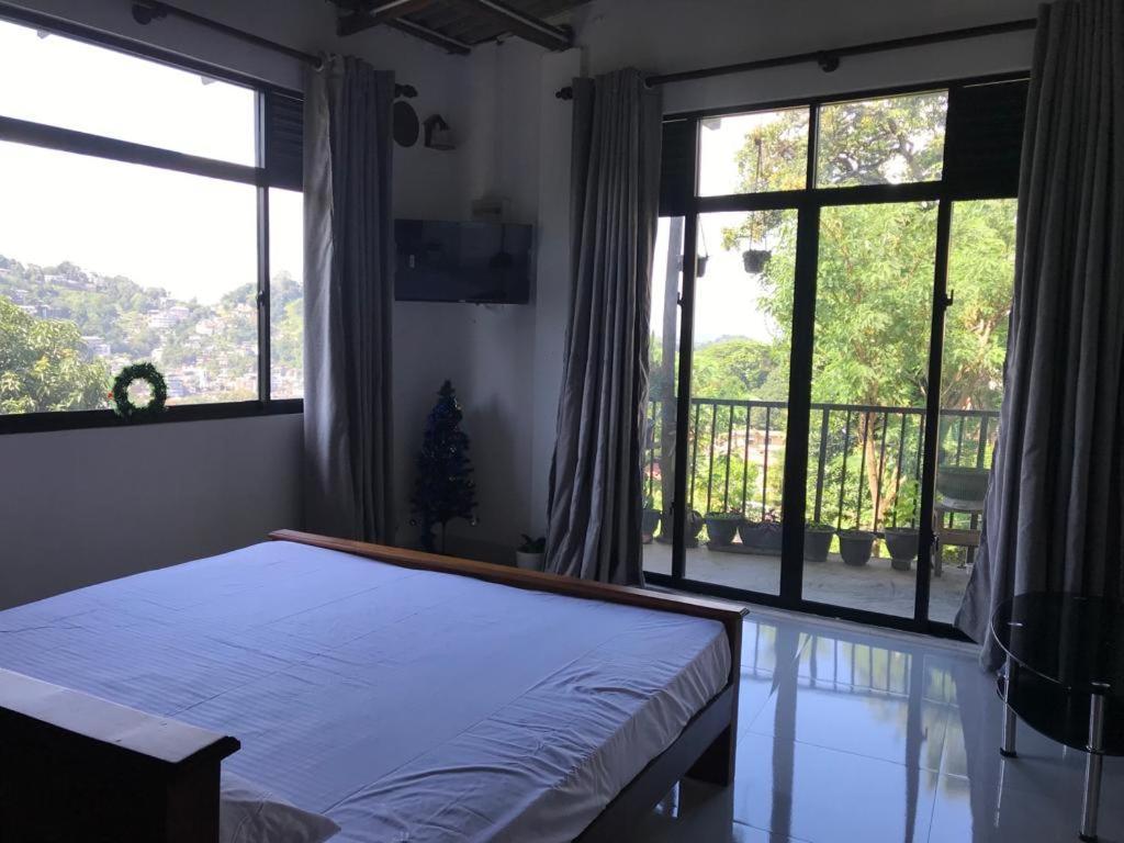 S V Homestay Канди Экстерьер фото