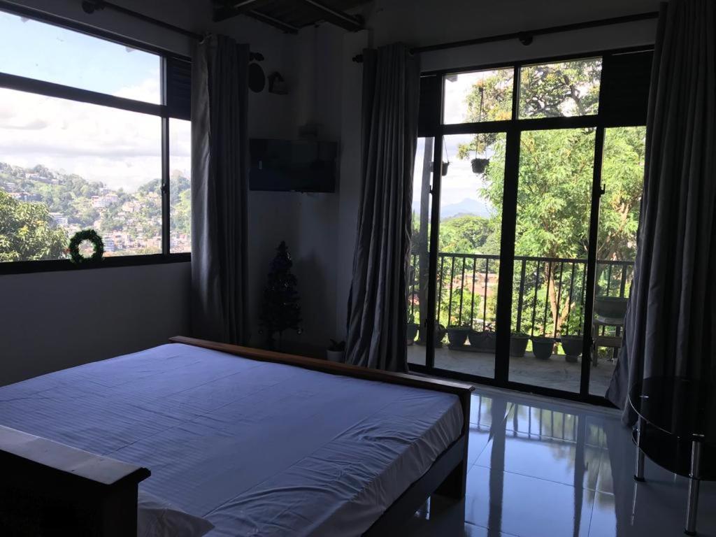 S V Homestay Канди Экстерьер фото
